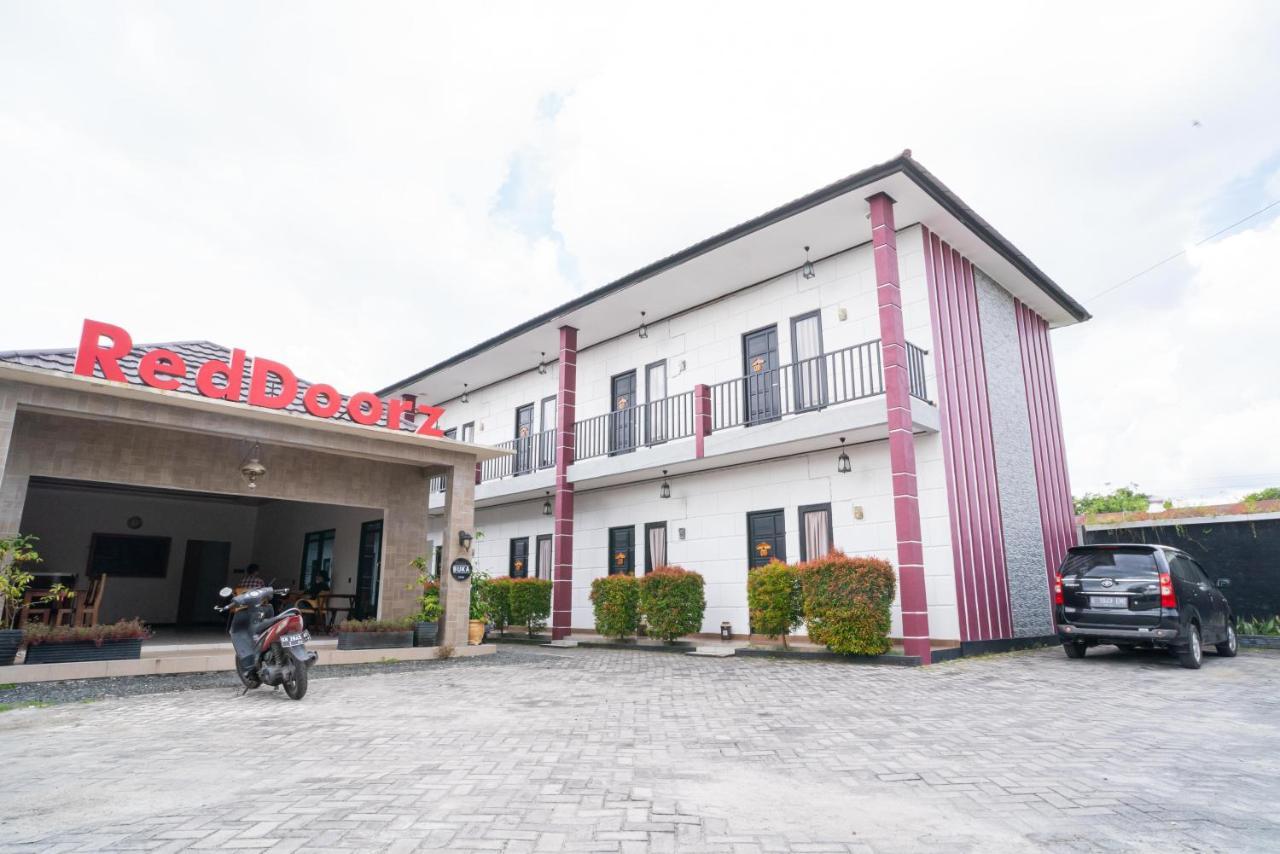 Reddoorz @ Wisma Pangrango Palangkaraya Bagian luar foto