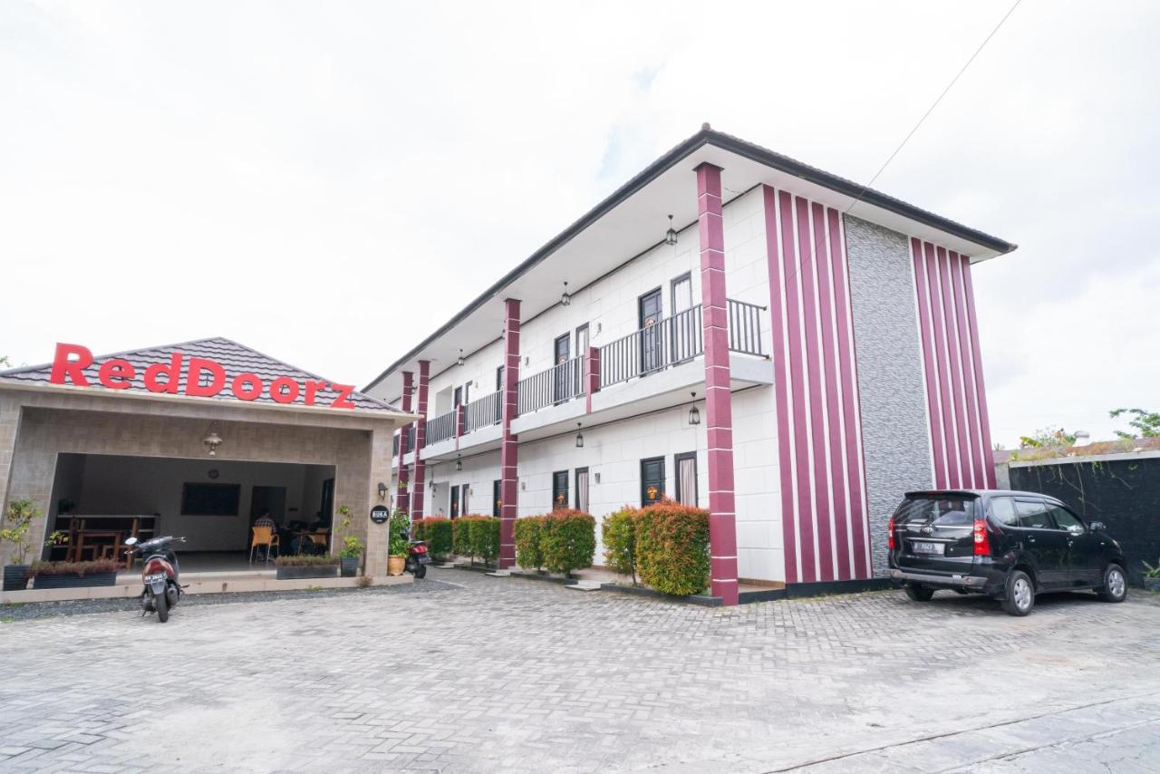 Reddoorz @ Wisma Pangrango Palangkaraya Bagian luar foto