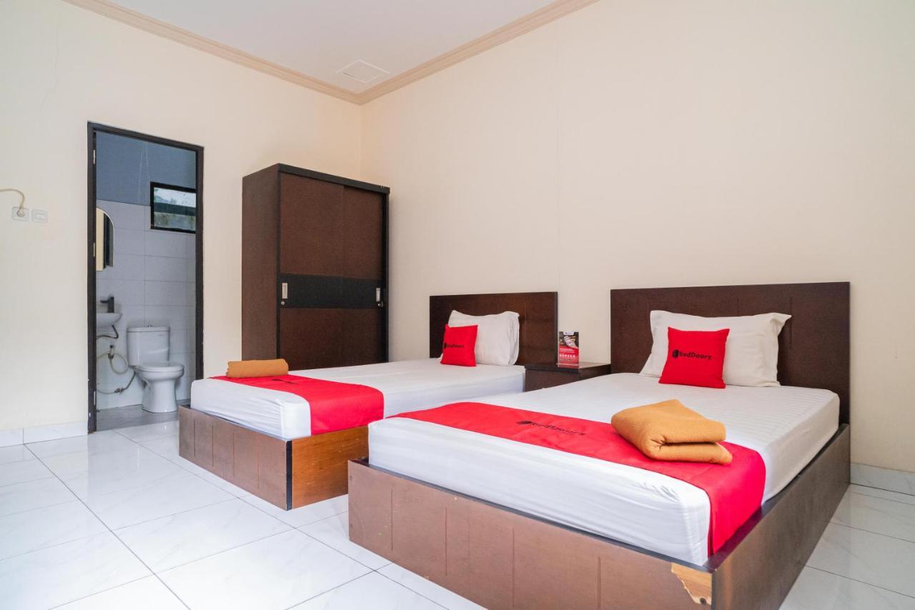 Reddoorz @ Wisma Pangrango Palangkaraya Bagian luar foto