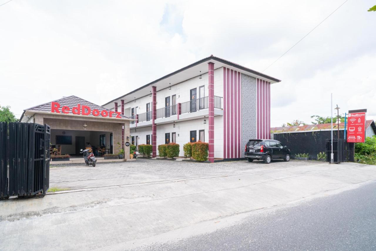 Reddoorz @ Wisma Pangrango Palangkaraya Bagian luar foto