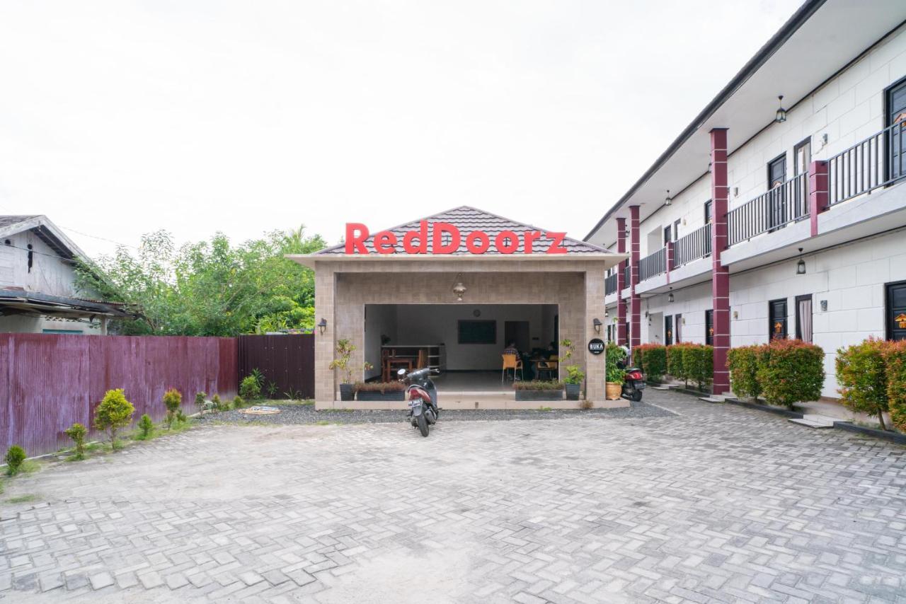 Reddoorz @ Wisma Pangrango Palangkaraya Bagian luar foto