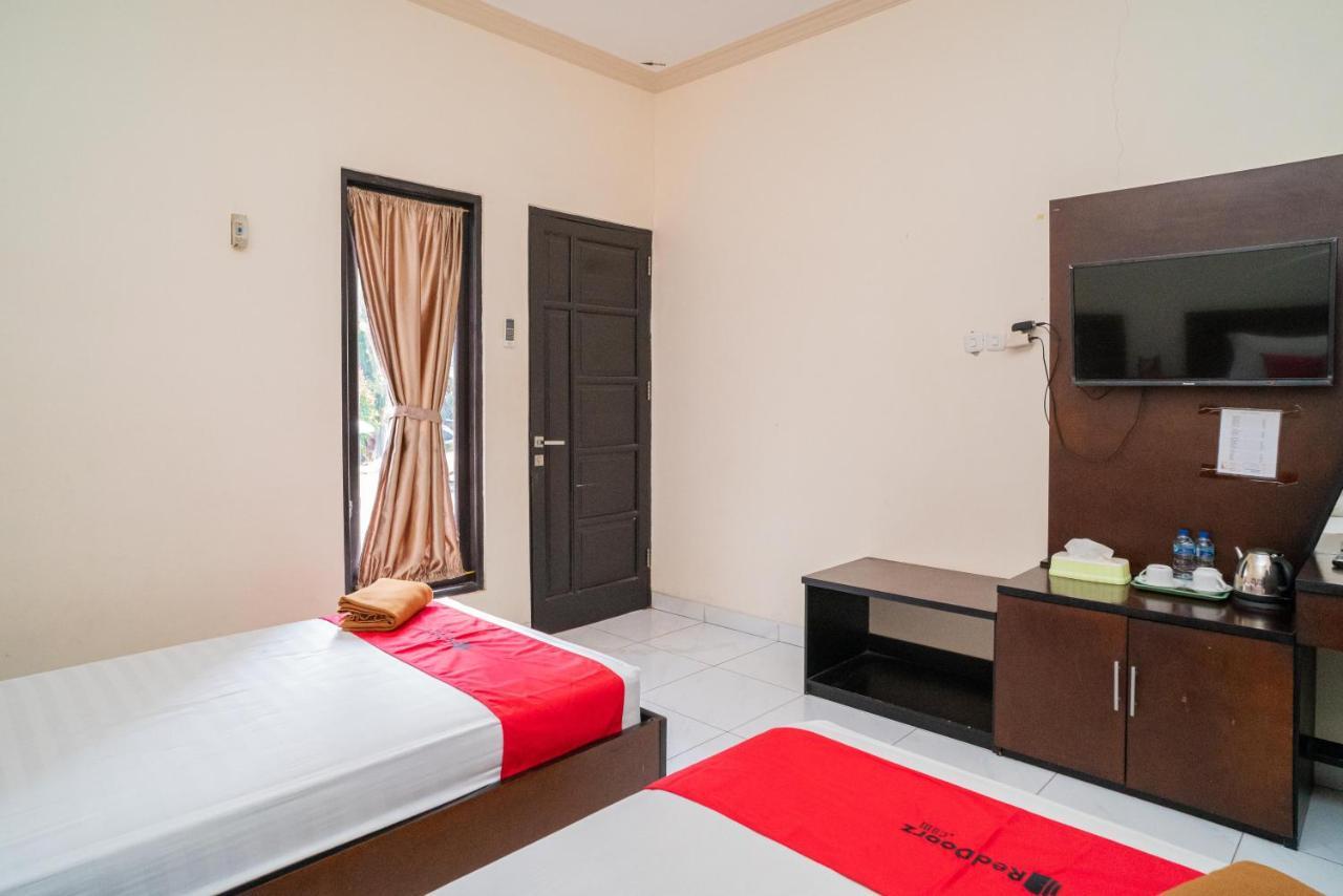 Reddoorz @ Wisma Pangrango Palangkaraya Bagian luar foto