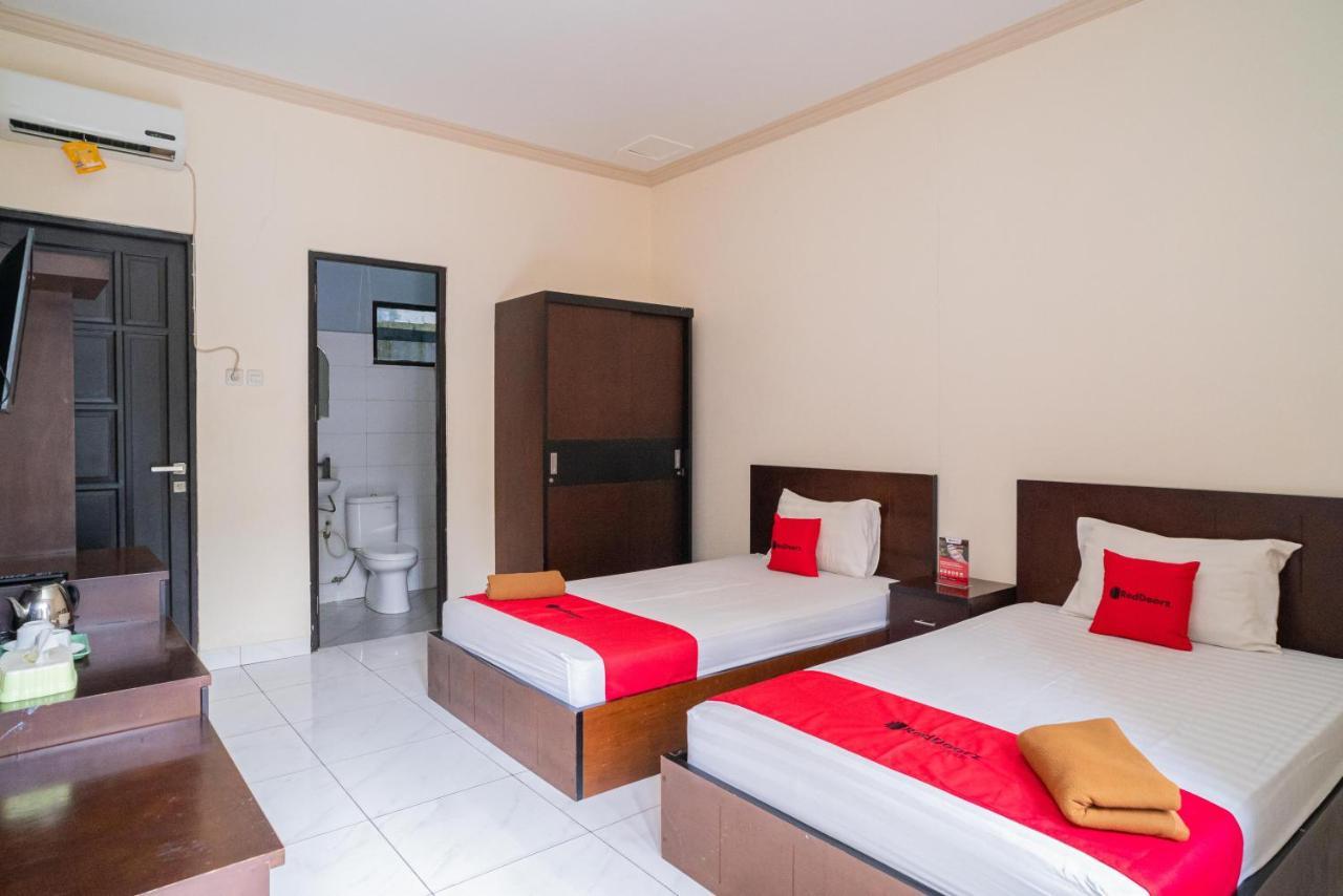 Reddoorz @ Wisma Pangrango Palangkaraya Bagian luar foto
